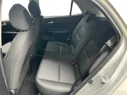 Kia Picanto 1.0 DPi DynamicPlusLine | Apple Carplay / Android Auto | Navigatiesysteem | Lichtsensor | Parkeersensoren + Camera Achter | Cruise Control | Climate Control | 15'Lichtmetalen Velgen