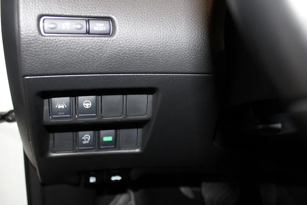 Nissan QASHQAI 1.3 DIG-T N-Tec | Trekhaak | 1500kg trekgewicht | Led verlichting | Half lederen bekleding | Apple carplay | Pro-pilot | 360grd camera | Half lederen bekleding | Wielkasten in kleur | pdc voor en achter | 160pk |