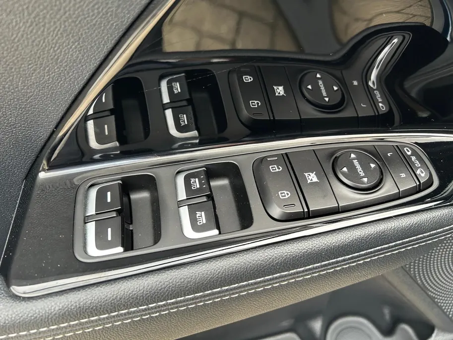 Kia Niro 1.6 GDi Hybrid DynamicLine | Trekhaak Vast + 13-Polige Stekker | All-Seasonbanden | Apple Carplay / Android Auto | Navigatiesysteem | Parkeersensoren + Camera Achter | Cruise Control | Rijstrooksensor + Correctie