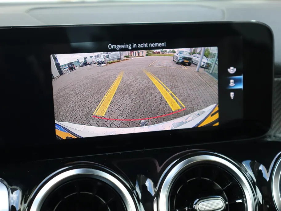 Mercedes-Benz GLB 200 Premium Plus l Trekhaak l Panoramadak l Carplay