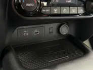 Nissan Juke 1.6 Hybrid N-Connecta | Achteruitijcamera | Parkeersensoren voor- en achter | Climate control | Navi | Apple/Android Carplay | Keyless entry/start | Digital dashboard | LMV