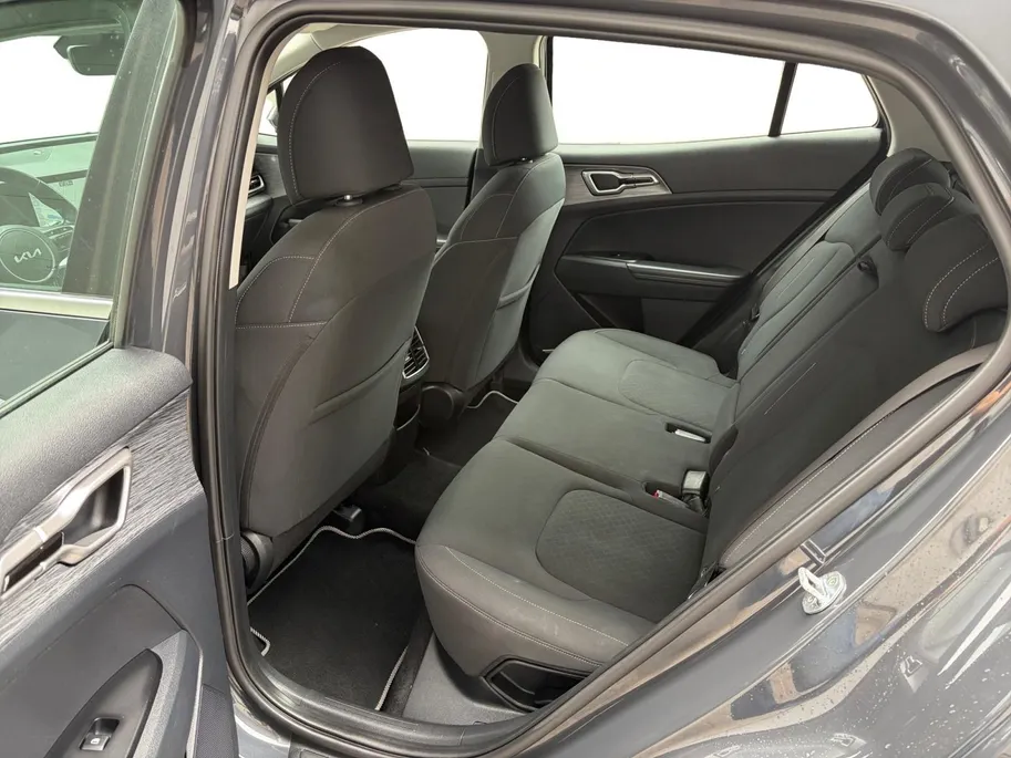 Kia Sportage 1.6 T-GDi MHEV DynamicLine Edition | Stoel- en stuurverwarming | Achteruitrijcamera | Parkeersensoren voor- en achter | Apple/Android Carplay | Navi | Climate control | Cruise control