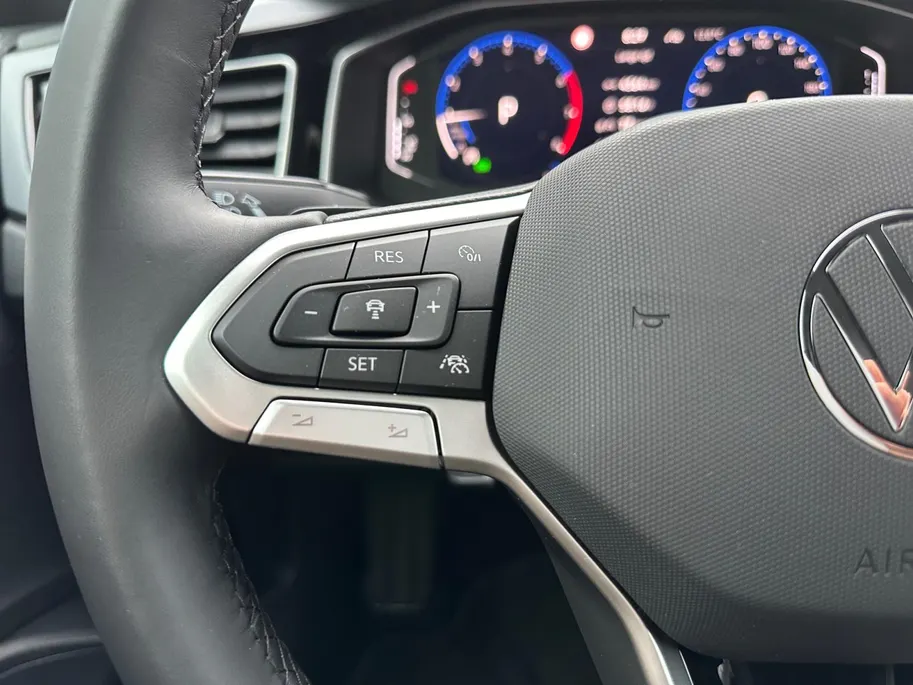 Volkswagen Taigo 1.0 TSI R-Line | Digital Cockpit | Camera | Adaptive Cruise Control | Apple CarPlay & Android Auto | LMV | Climate Control | Parkeersensoren | Verwarmde Spiegels |