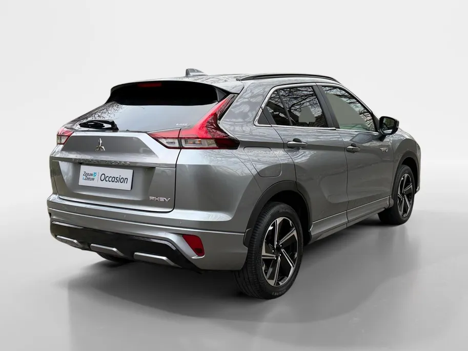 Mitsubishi Eclipse Cross Instyle | Pano dak | 360 Graden camera | Stoelverwarming voor en achter | Lederen stoelbekleding | Navigatie |