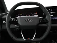 Audi Q6 e-tron Sportback S edition performance 306pk 100 kWh · SOH 97,8% · Panoramadak · Wegklapbare Trekhaak · 360 Camera · Stoelverwarming voor+achter · Bijrijder Display · 19'' Inch · Garantie t/m 10-08-2030 of 100.000km