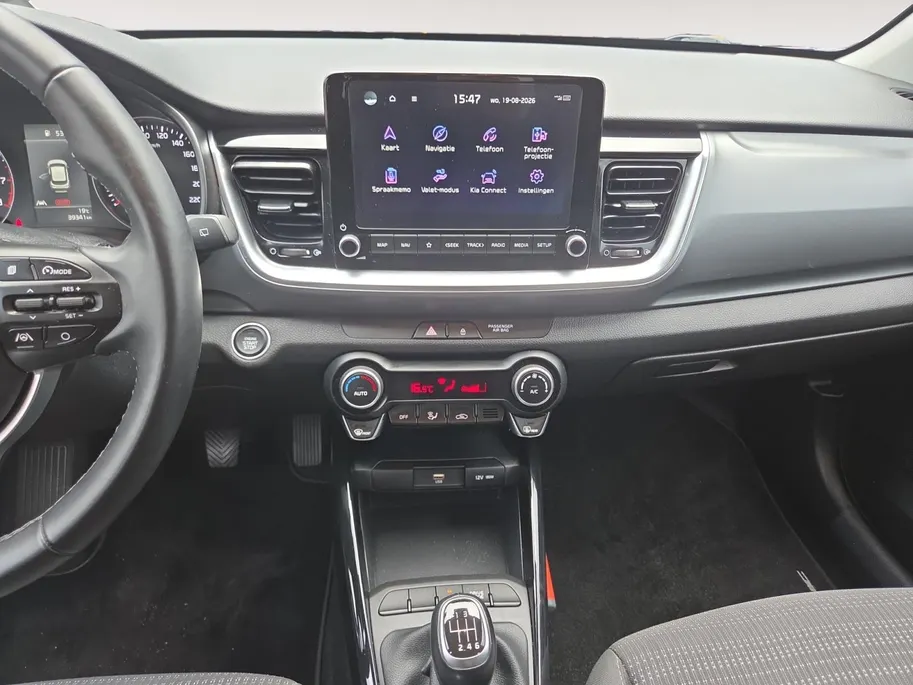 Kia Stonic 1.0 T-GDi MHEV DynamicPlusLine 1e Eigenaar | Zeer nette auto | Dealer onderhouden | Navi | Camera | Cruise & Climate control | Apple CarPlay & Android Auto | Fabrieksgarantie t/m 11-12-2030 +3x 1 jaar* | NAP