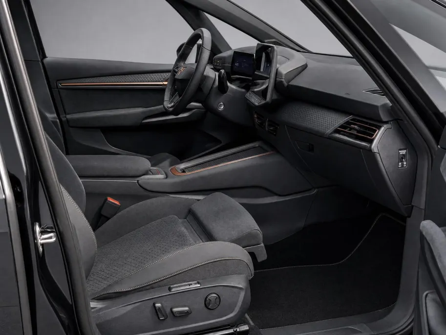 CUPRA Born Performance 61 kWh 190 PK l 19' Storm Copper l Side Assist l Elektrische stoelen
