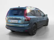 Dacia Jogger 140PK Hybrid Extreme 7p. Automaat | 7 Zitplaatsen | Camera | Parkeersensoren | Apple CarPlay/Android Auto | Digital Cockpit | Cruise Control | Lichtmetalen Velgen | Licht & Regen Sensor | Full LED |