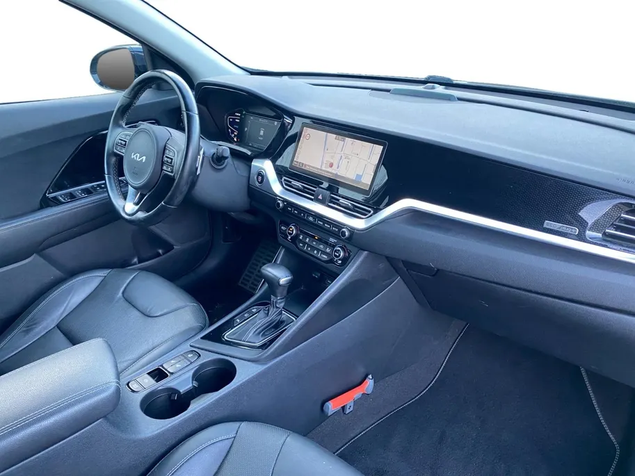 Kia Niro 1.6 GDi PHEV DynamicPlusLine | Climate control | Leder | Stoel,- en stuurverwarming | Keyless | Navigatie | Dodehoek detectie | 16 inch LM-velgen | Parkeercamera |