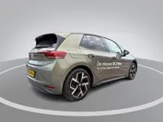 Volkswagen ID.3 Neo Life 50 kWh accu 170 PK Elektr. aandrijving ·  Comfort Pakket · Steunhaak voor fietsendrager, afneembaar · Zijruiten achter en achterruit getint ·