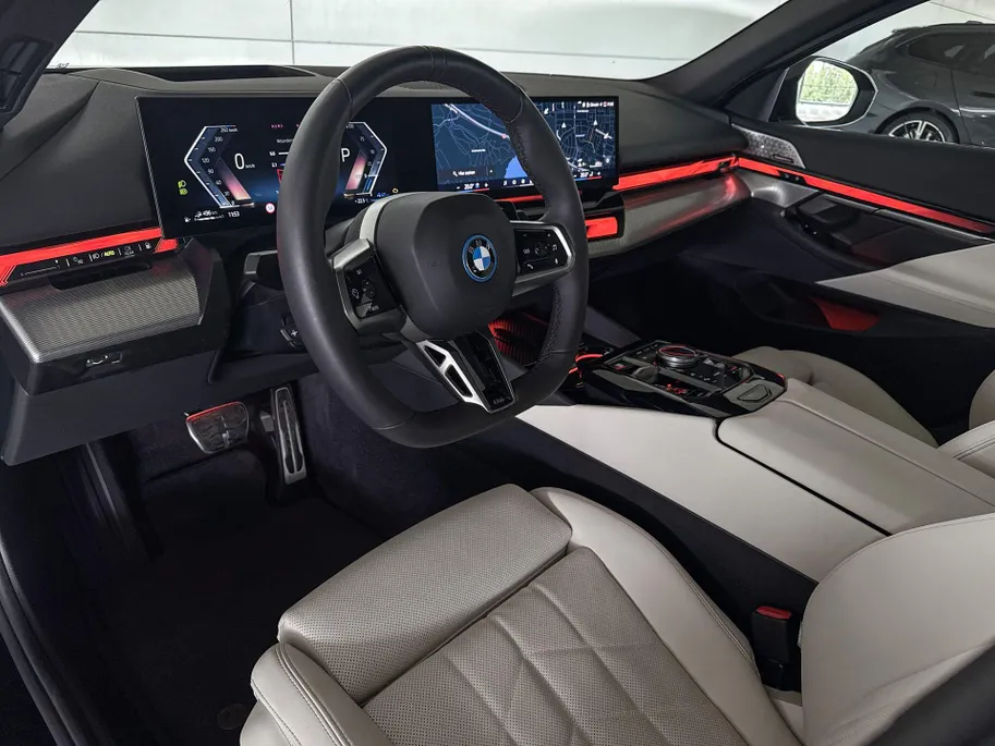 BMW 5 Serie Touring 550e xDrive