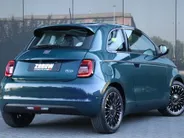 Fiat 500e La Prima by Bocelli 42 kWh | JBL | Winter | Camera | 17′