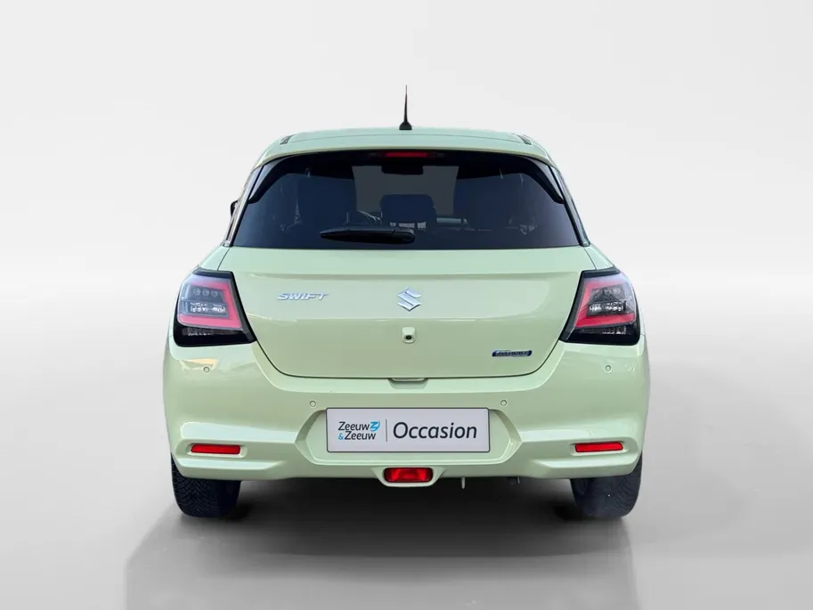 Suzuki Swift 1.2 Style Smart Hybrid | Apple Carplay/Android Auto | Achteruitrij Camera | Adaptive Cruise Control | All-Season | BLISS | LED | LMV 16' | Stoelverwarming |