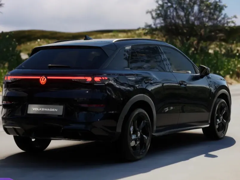 Volkswagen T-Roc R-Line Edition 1.5 Hybrid 170 PK 7 versn. DSG · Black Style Pakket · Panoramaschuif-kanteldak · Trekhaak · Prijs is inclusief inruilpremie ·