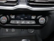 Nissan Juke 1.6 Hybrid N-Connecta | stuurverwarming | Stoelverwarming | Automaat | Achteruitrijcamera | Pdc voor en achter | Cruise controle | Climate Controle | LM wielen | Navigatie | Apple carplay & Android auto |