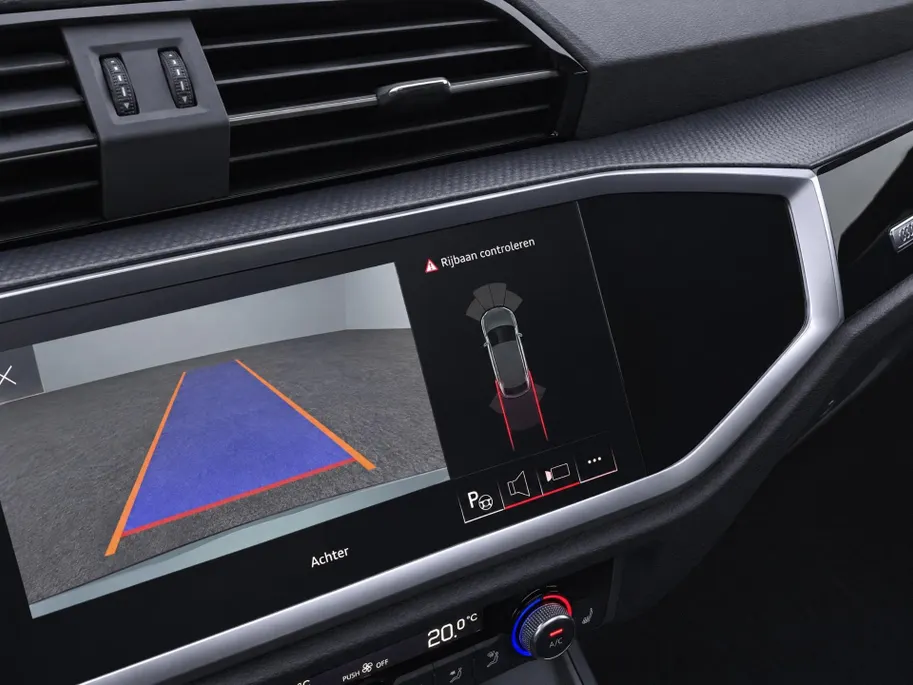 Audi Q3 Sportback 45 TFSIe 180kW/245PK S Line · Panoramadak · Trekhaak · Camera · Stoelverwarming · Apple/Android Car Play · Adaptive Cruise Control ·  Drive select ·
