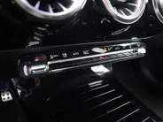 Mercedes-Benz CLA Shooting Brake 250 e Premium l Panoramadak l Stoelverwarming l Achteruitrij camera