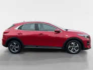 Kia XCeed 1.0 T-GDi ComfortLine | Gratis beurt bij aflevering | All seasons banden | Apple Carplay | Android Auto | Achteruitrijcamera | Climate control | Stoelverwarming | Stuurverwarming |
