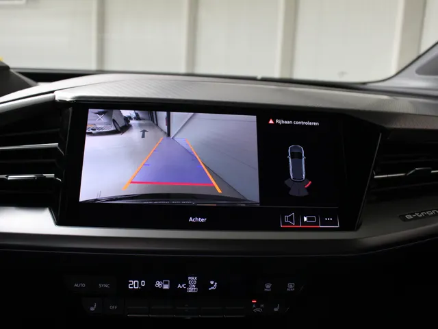 Audi Q4 e-tron 40 Advanced edition 77 kWh Navigatie | Climate Control | Adaptieve Cruise Control | Camera | Stoelverwarming | 96% SoH