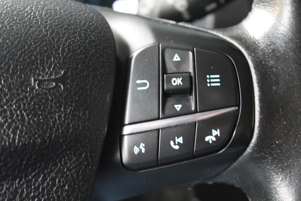 Ford Transit Custom 300 2.0 TDCI L1H1 Limited | Drivers Assistance Pack | stoel & stuur verwarming | imperiaal | Safety pack | trekhaak | Apple Carplay/Android Auto |
