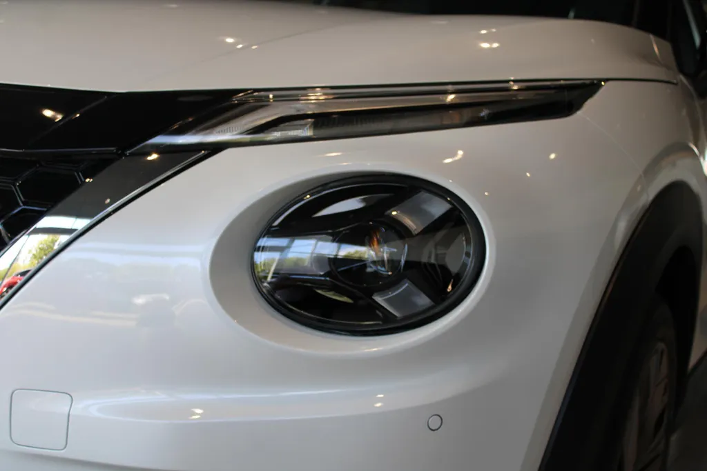 Nissan Juke 1.6 Hybrid Pulse | Bose audio | 360grd camera | Dodehoeksensoren| Lederen bekleding | Apple carplay & Androidauto | Pro-pilot | Stuur-, en Stoel- en voorruitverwarming |