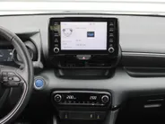 Mazda 2 Hybrid 1.5 Agile | Comfort pakket | Trekhaak | CarPlay | Camera | Stuur-/stoelverwarming | Cruise adapt. | 15' LM |
