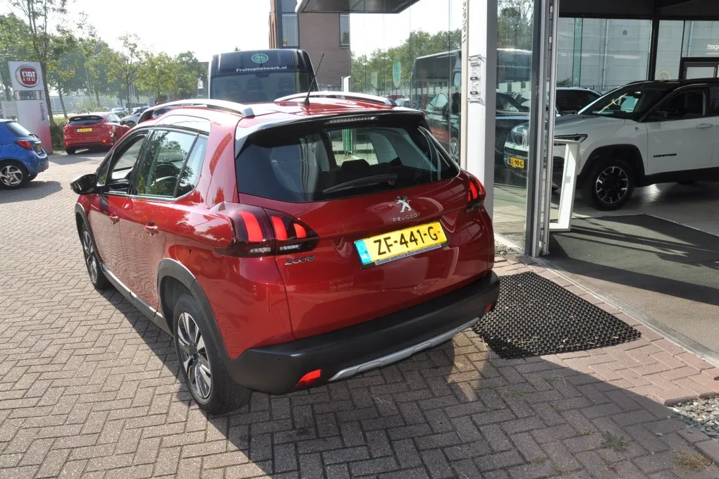 Peugeot 2008 1.2 PureTech GT-Line Navi Apple Android