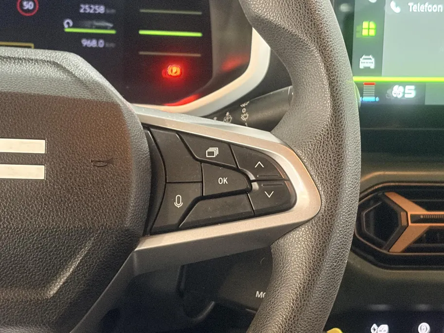 Dacia Spring Extreme 65PK 26.8 kWh Automaat | Snel Laden 40kW | Apple Carplay/Android Auto | Camera | Parkeersensoren Achter | Cruise Control | Navigatie | USB C | Bluetooth |