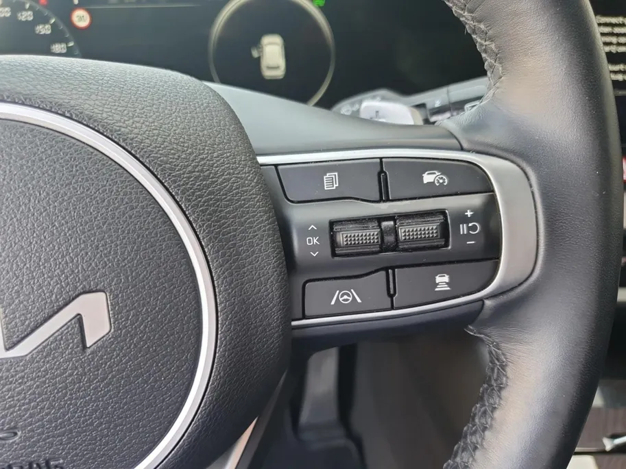 Kia Sportage 1.6T AWD Plug-In Hybride DynamicPlusLine | Stoel en stuurverwarming | Rondom Camera | Elektrisch bedienbare voorstoelen | Panorama schuifdak |