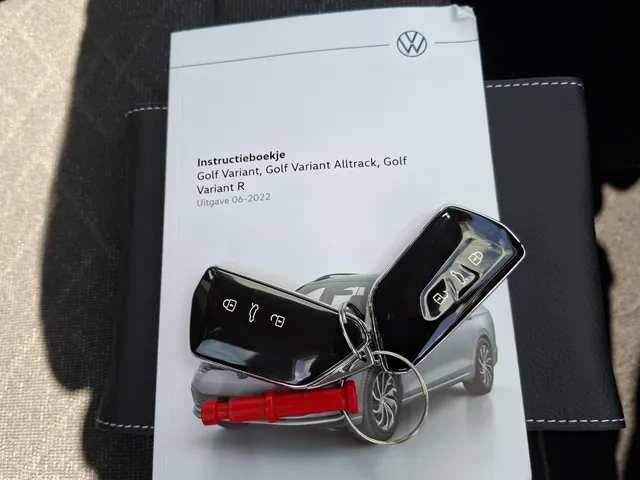 Volkswagen Golf Variant 1.0 TSI Life NL-auto | rijklaarprijs !!