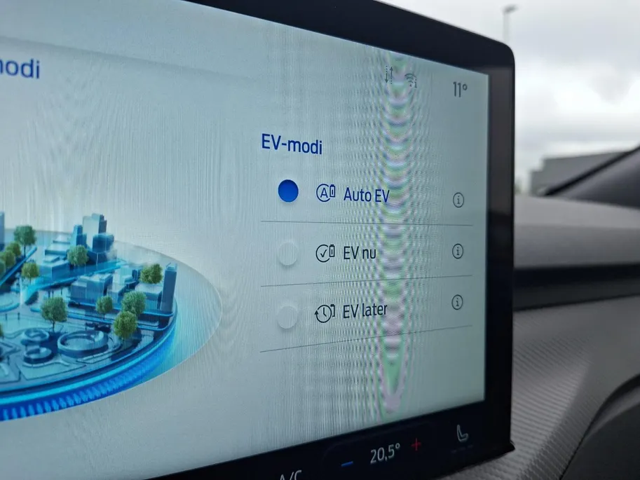 Ford Kuga 2.5 PHEV ST-Line X | Black Pack | Winterpack | Matrix Ledkoplampen | El. Trekhaak | Adaptive cruisecontrol | El. Achterklep | 360Camera | B&O Audio | El. Vest. voorstoelen | Full Led | BLIS |