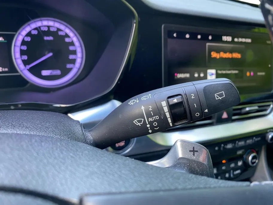 Kia Niro 1.6 GDi Hybrid DynamicPlusLine | Climate control | Navigatie | Parkeercamera | Trekhaak | Stoel en stuurverwarming | Keyless |