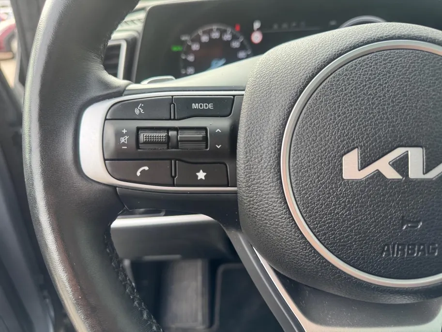 Kia Sportage 1.6 T-GDi Plug-in Hybrid AWD GT-Line | Panorama schuifdak | Camera | Stoel en Stuurwielverwarming | Elektrische achterklep | Navigatie | Adaptieve cruise control |