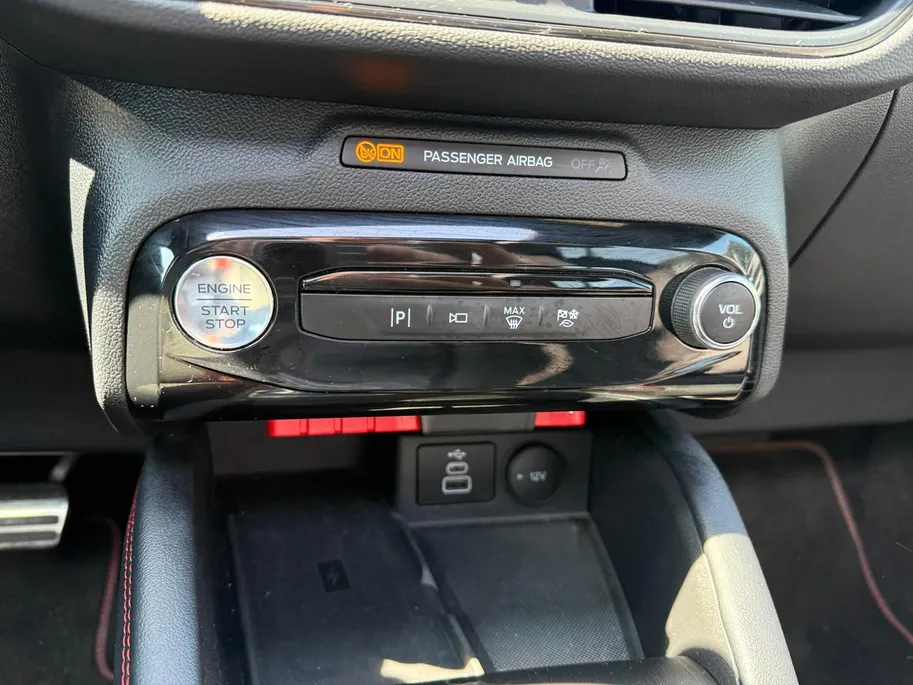 Ford Kuga 2.5 PHEV ST-Line X | Winter Pack | Panoramadak | 360 ° Camera | BLIS | Apple Carplay & Android Auto |