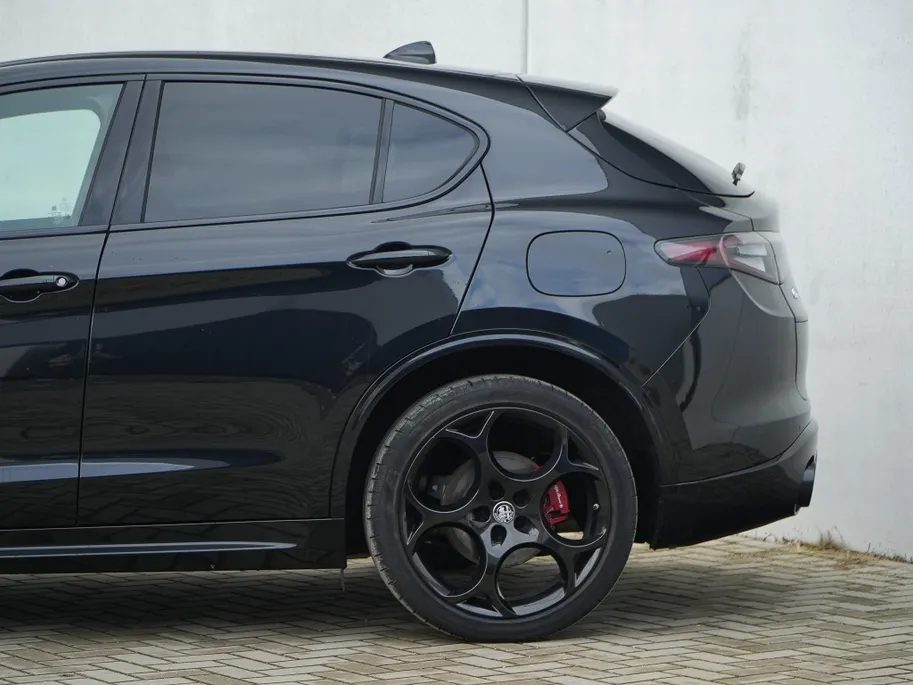 Alfa Romeo Stelvio 2.0 Turbo 280 PK AWD Competizione | Veloce | Pano | Harman | 21'