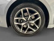 Kia ProCeed 1.0 T-GDI GT-Line | Elektrisch Glazen Schuif / Kanteldak | Apple Carplay / Android Auto | Navigatiesysteem | Stoel + Stuurverwarming | Licht + Regensensor | Parkeersensoren + Camera Achter | Cruise Control | 17” Lichtmetalen Velgen | Climate Control Rijst