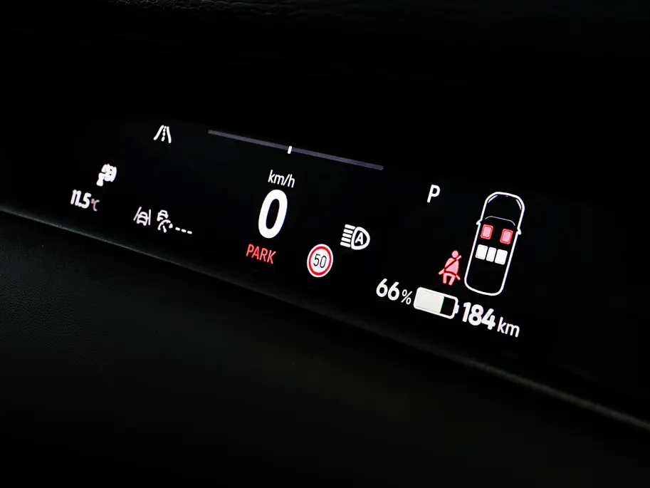 Volkswagen ID.7 Pro Business 286pk 77 kWh · SOH 97,2% · 360 Camera · Head-Up · Alarm · Elek. Trekhaak · Keyless · Elek. Voorstoelen · 20'' Inch · Gratis onderhoud & APK t/m 30-01-2030 · EXTRA INRUILKORTING ·