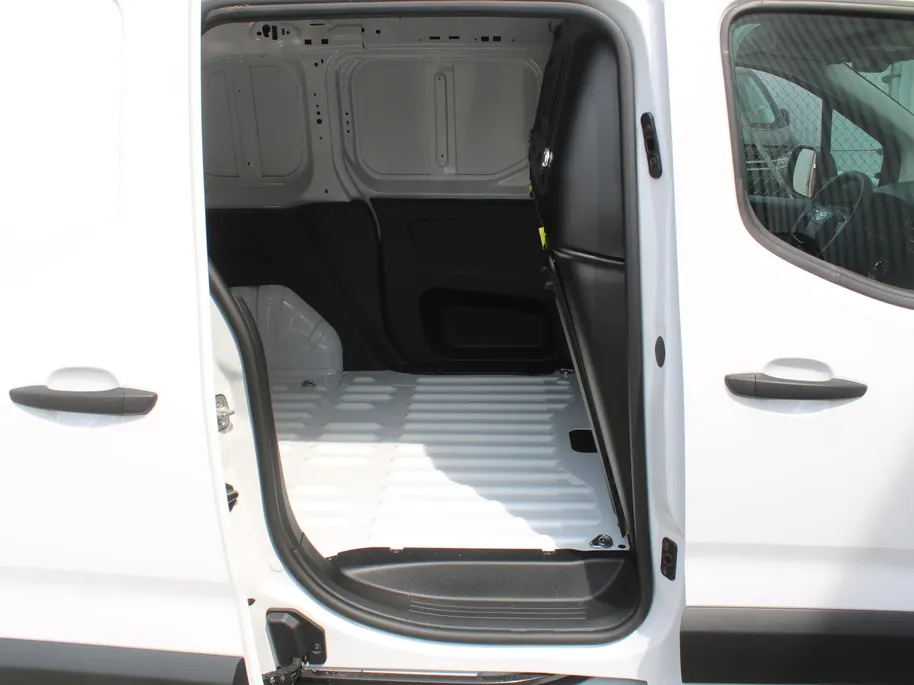 Toyota ProAce CITY 1.5 D-4D L1 Professional | Automaat | 3-zits | Clima | Navi | Camera | Cruise | Dodehoek detectie | Stoel- en stuurverwarming | Digitale binnenspiegel |