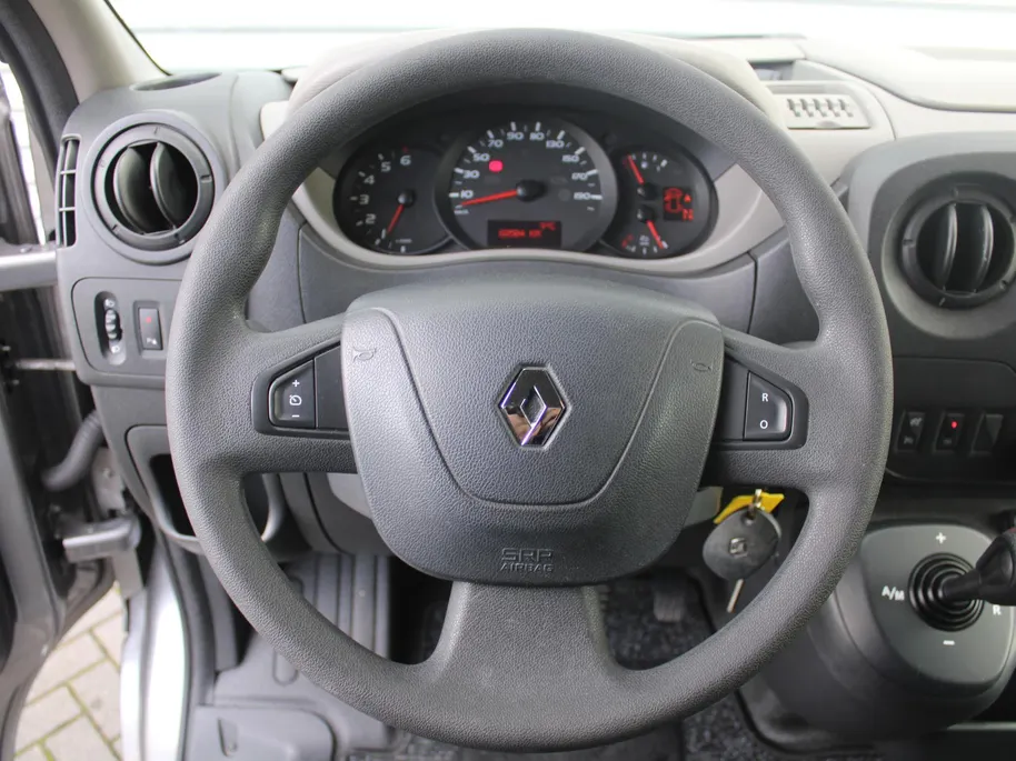 Renault Master T33 2.3 dCi L2H2 Stop & Start | Automaat | Trekhaak | Camera | Airco | Navi | Cruise | 16' LM | PDC | Licht-/regensensor | Volledig betimmerd |
