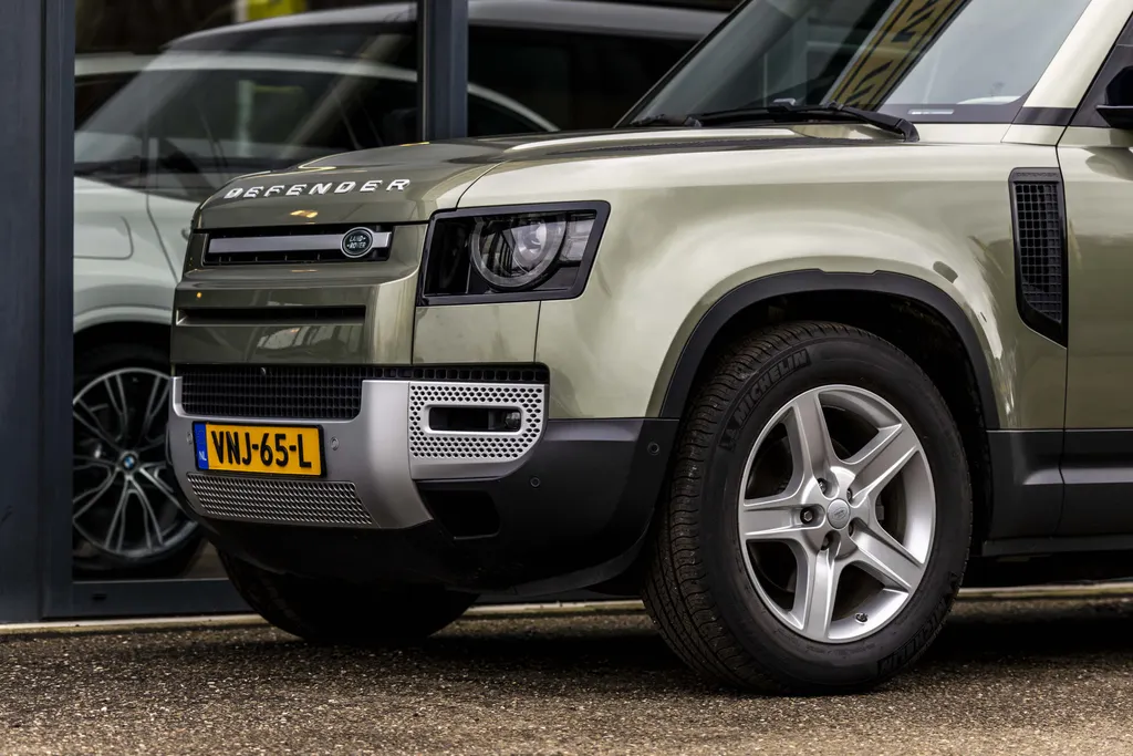 Land Rover Defender Hard Top 3.0 D250 110 MHEV SE EX.BTW