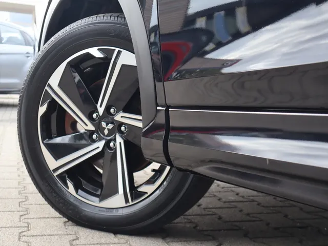Mitsubishi Eclipse Cross 2.4 PHEV Executive | Trekhaak | Adaptive Cruise | 360 camera