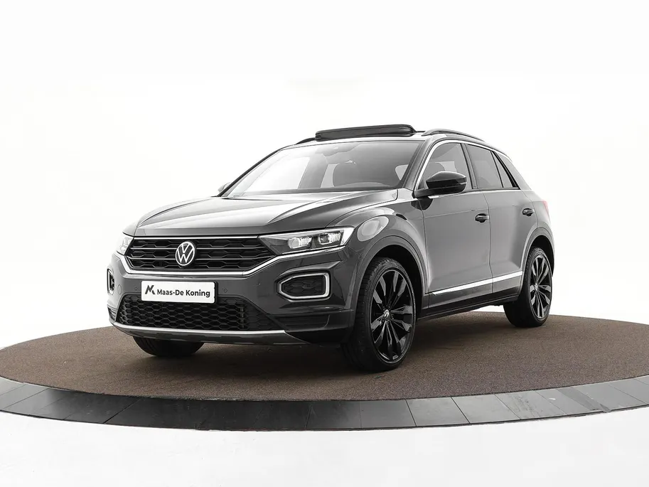 Volkswagen T-Roc 1.5 TSI 150pk Sport Business R · Panoramadak · Camera · Standkachel · Stoelverwarming · Navigatie · 19' Velgen · Elek. Inklapbare Spiegels ·