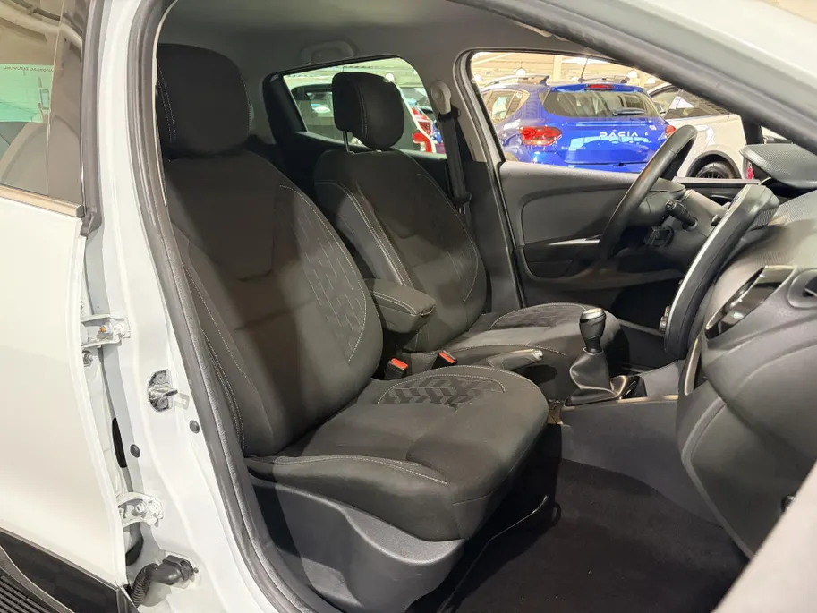 Renault Clio 90PK TCe Limited | Camera | Airco | Cruise Control | Lichtmetalen Velgen | Bluetooth | Keyless Entry | Elektrische Ramen & Spiegels | Parkeersensoren | Armsteun |