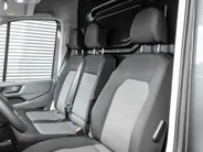 Volkswagen Bedrijfswagens Crafter 30 2.0 TDI 140pk DSG L3H3 Trendline · Camera · Trekhaak · Side Bars · Cruise Control · Apple/Android Car Play · DAB Radio · Garantie t/m 04-09-2028 of 120.000km