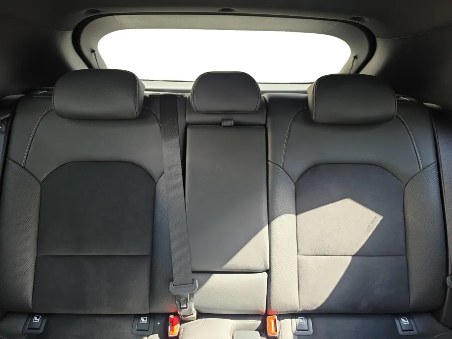 Kia XCeed 1.5 T-GDi GT-Line | Achteruitrijcamera | Parkeersensoren voor en achter | Panorama dak | Stoelverwarming | Apple carplay Android auto
