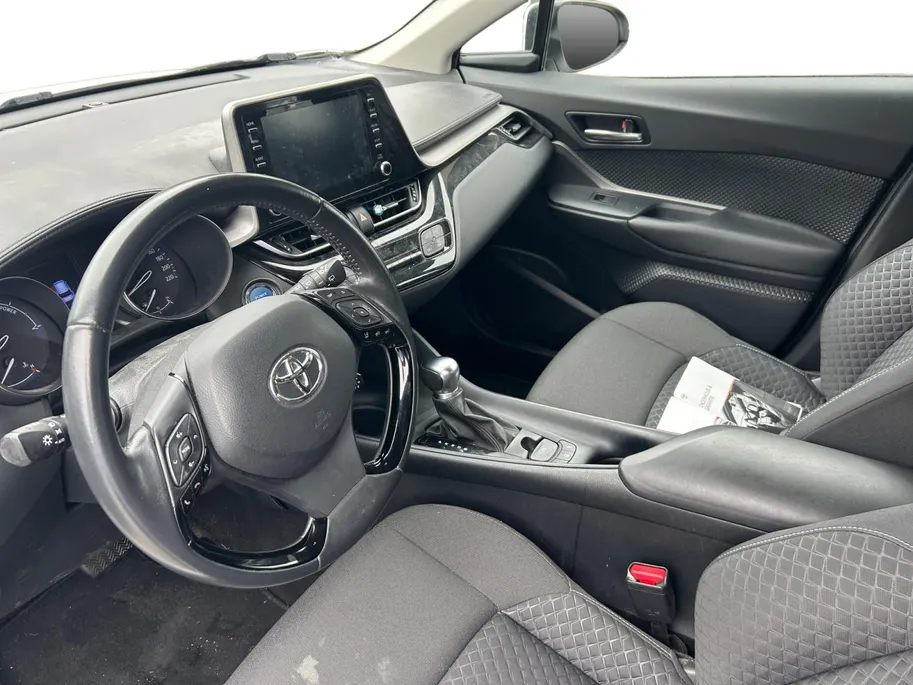 Toyota C-HR 1.8 Hybrid Active NU RIJKLAAPRIJS incl. 12 Maanden GARANTIE! Premiumpakket GRATIS!!