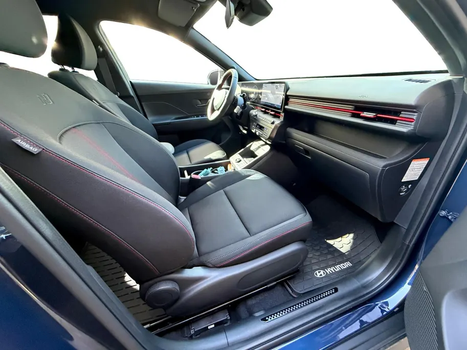 Hyundai Kona Electric N Line Business 64.8 kWh | Demo | Stoelverwarming | Navigatie | Apple CarPlay & Android Auto | 510 km rijbereik |
