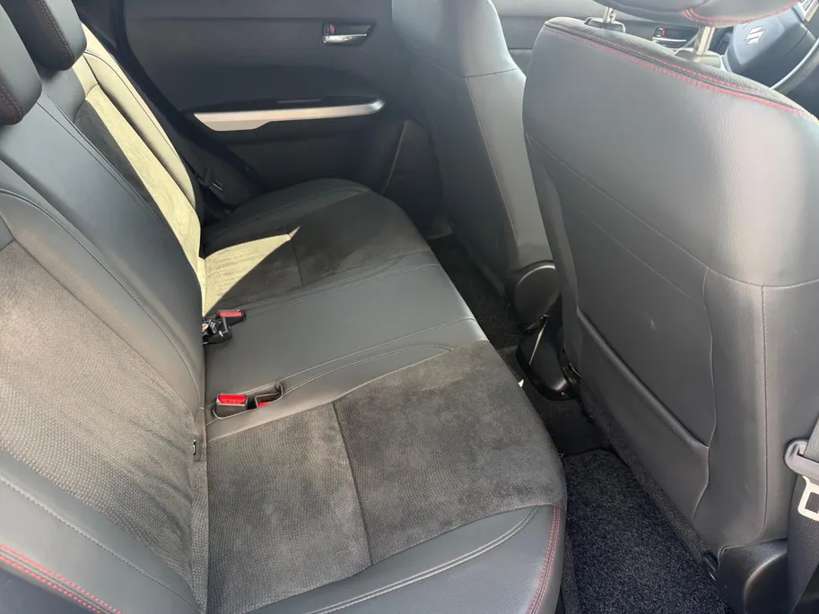 Suzuki Vitara 1.4 S Allgrip | Stoelverwarming | Dodehoeksensoren | Hoge Zit | Camera | Adaptive Cruise Control |