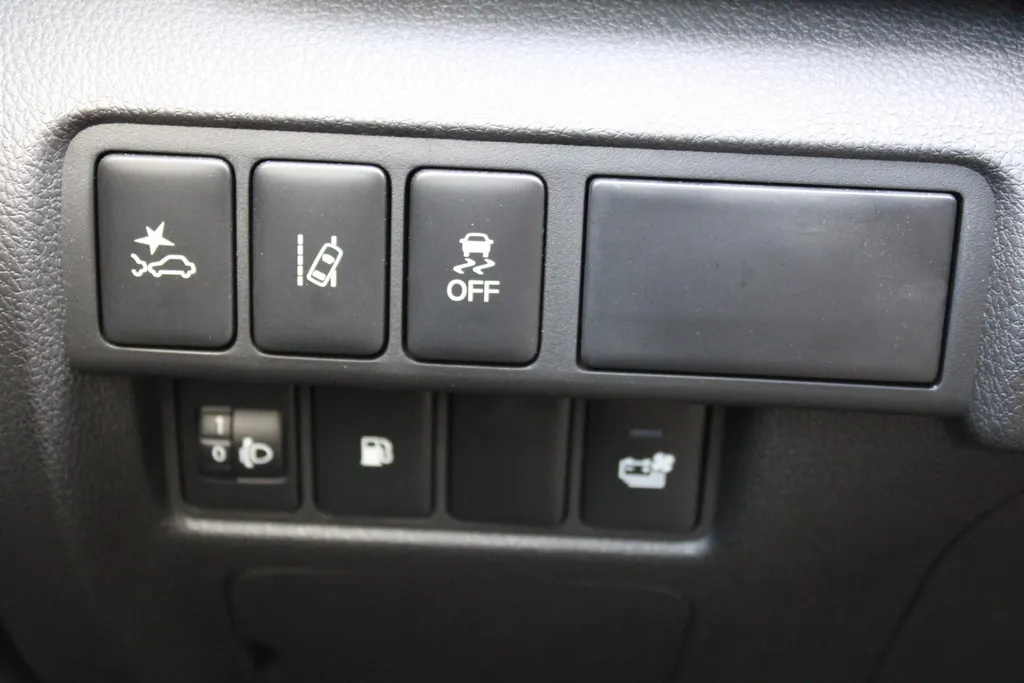 Mitsubishi Eclipse Cross 2.4 PHEV Intense | 18' LM | Clima | Keyless | Stoelverwarming | Cruise | Camera | Plug-in |