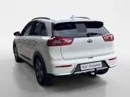 Kia Niro 1.6 GDi Hybrid First Edition | Trekhaak | Achteruitrijcamera | Stoel en stuurverwarming |